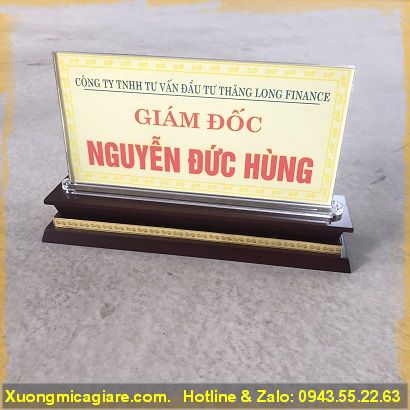 Làm biển tên chức danh bằng gỗ giá rẻ