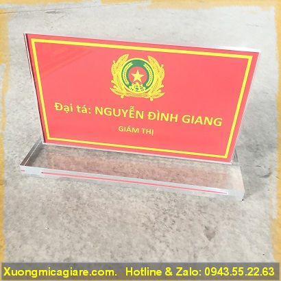 Làm biển bảng chức danh công an để bàn