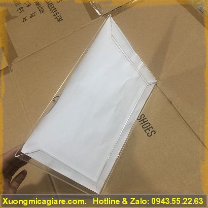 kệ mica checklist treo tường uốn 3 cạnh