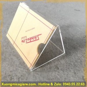 Kệ mica giá rẻ để bàn
