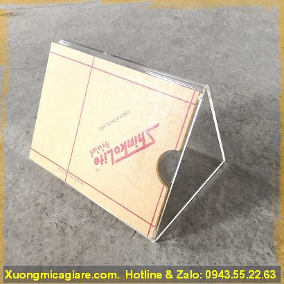 Làm kệ mica theo yêu cầu