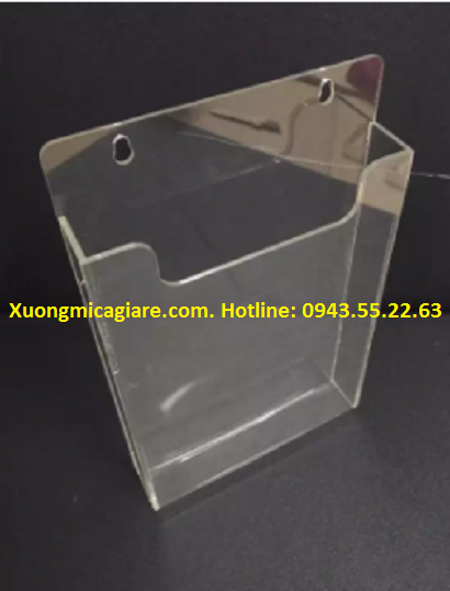 Mẫu kệ mica treo tường đựng tờ rơia
