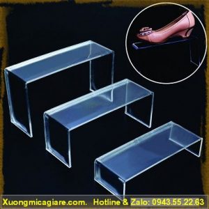 Kệ mica trưng bày chữ U