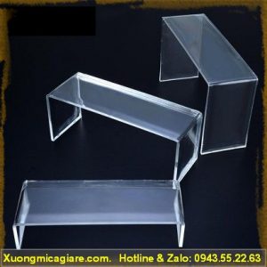 Kệ mica trưng bày sản phẩm chữ U