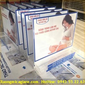 Kệ mica trưng bày sản phẩm
