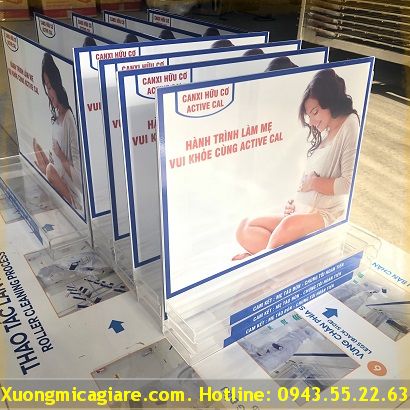Kệ mica trưng bày sản phẩm