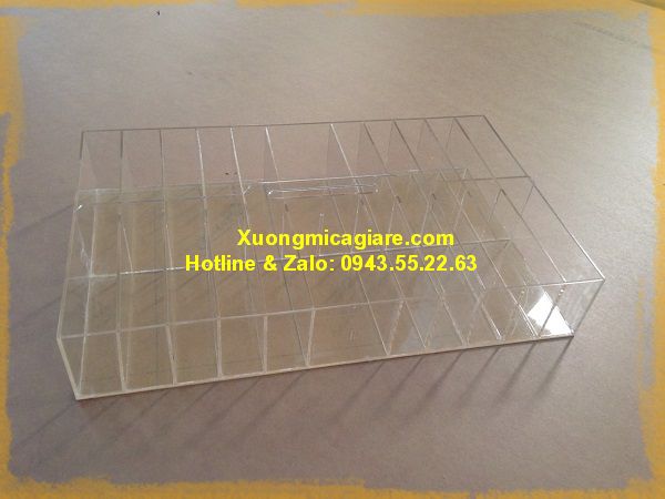 Mẫu khay mica nhiều ngăn đựng tài liệu theo yêu cầu