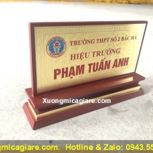 biển chức danh gỗ đồng ăn mòn tam cấp