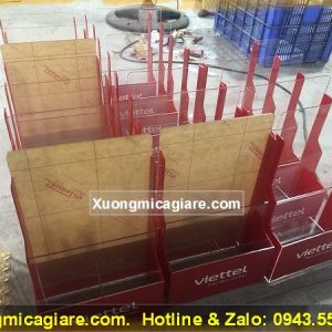 Địa chỉ làm kệ mica đựng tờ rơi 3 ngăn giá rẻ