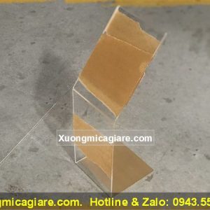 Kệ mica trưng bày đệm theo yêu cầu