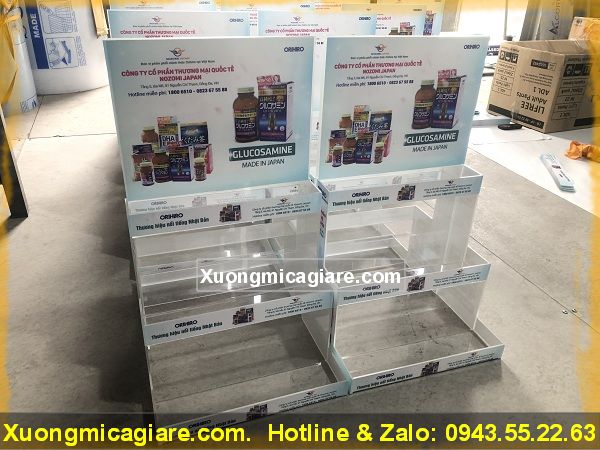 kệ mica trưng bày dược phẩm