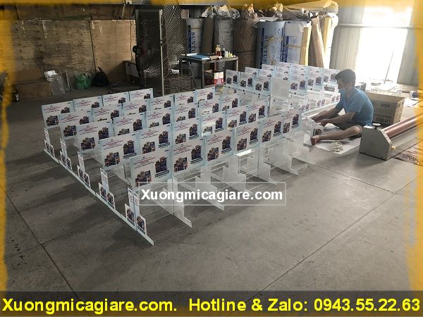 làm kệ mica trưng bày sản phẩm thuốc giá rẻ