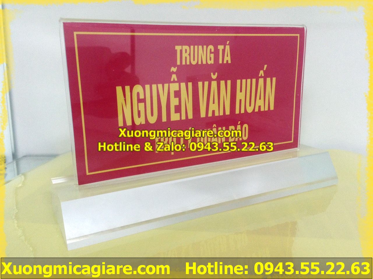 Biển tên để bàn quân đội