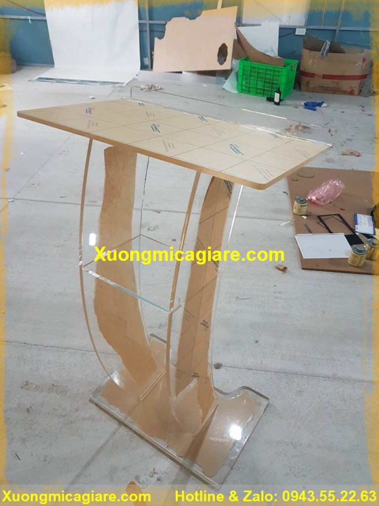 bục phát biểu mica trong theo yêu cầu