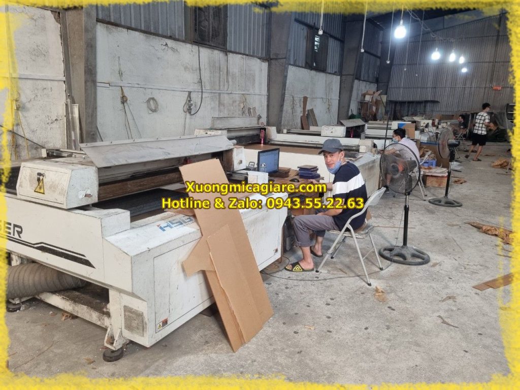 Cắt mica bằng laser theo yêu cầu giá rẻ