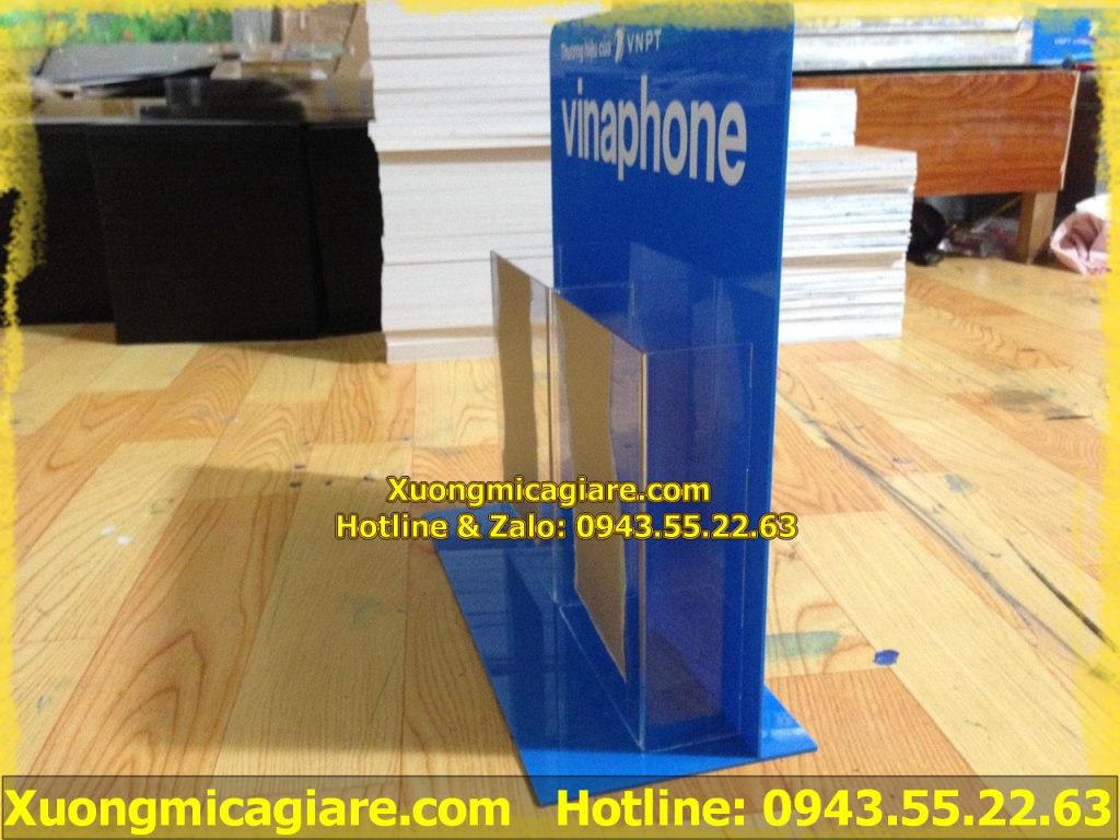 Kệ mica đựng tờ rơi giá rẻ