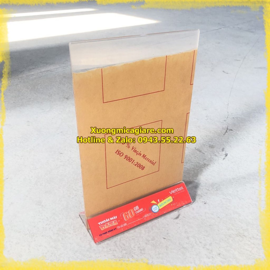 menu mica a4 tam giác đế rời, đế in ấn logo viettel theo yêu cầu