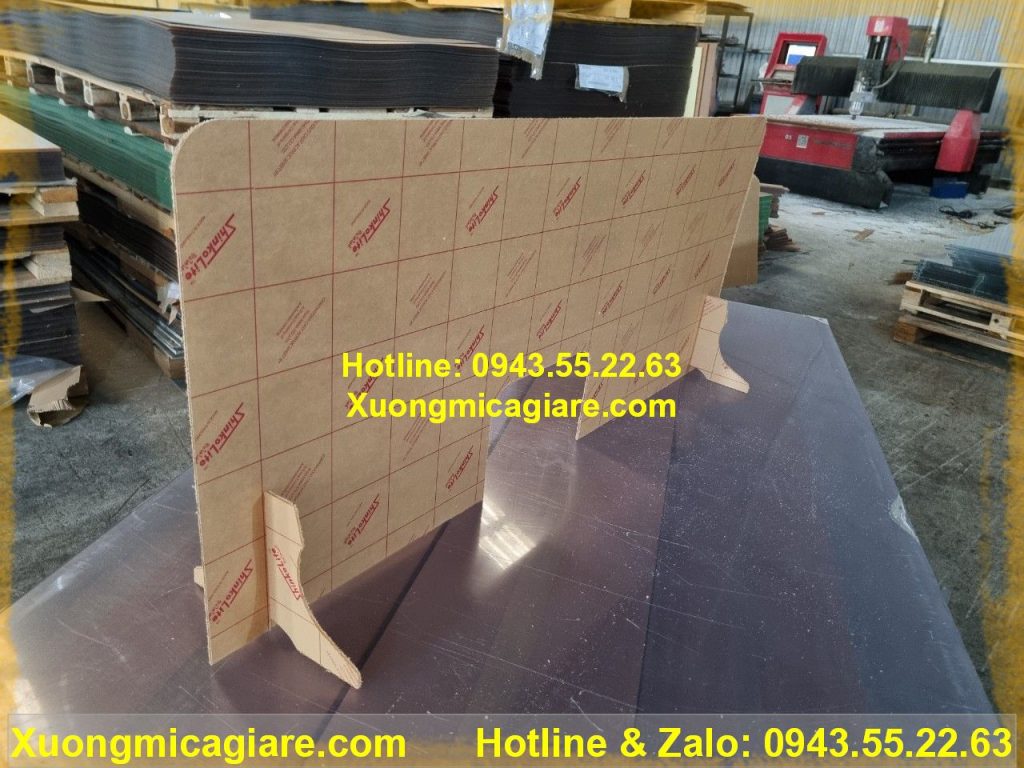 tấm chắn mica ngăn giọt bắn quầy giao dịch kích thước 1m5x0.6m