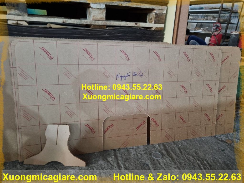 Phôi tấm chắn vách ngăn chưa lắp ghép chuẩn bị giao cho khách hàng