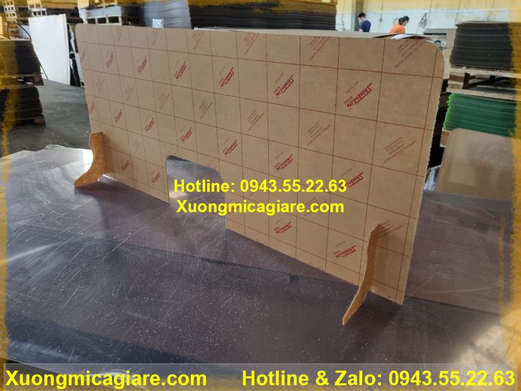 kích thước tấm chắn giọt bắn 1m5x0.6cm.