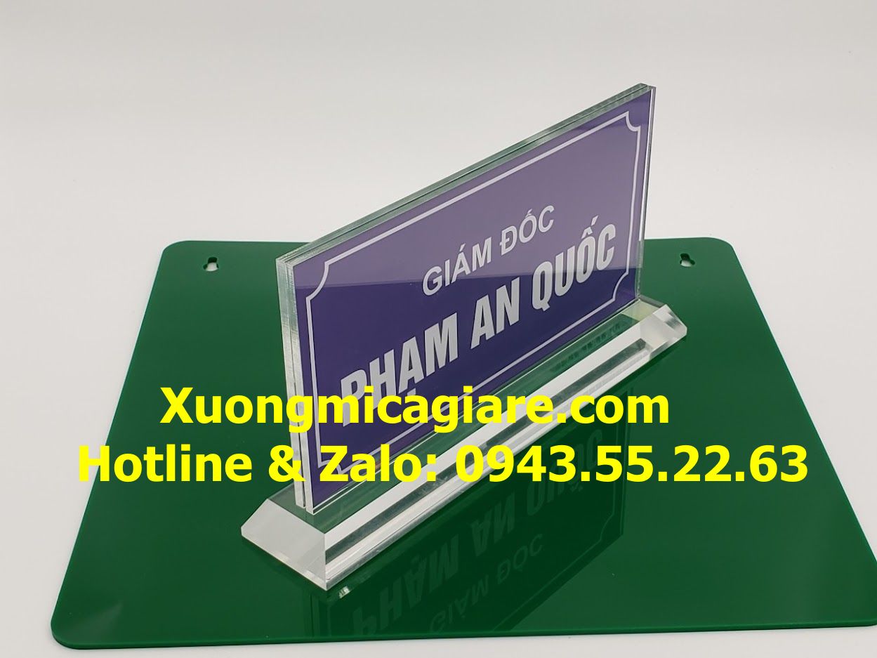 bien-chuc-danh-chu-T-nguoc (11) bảng chữ danh mica chữ T 10x20cm để ngược
