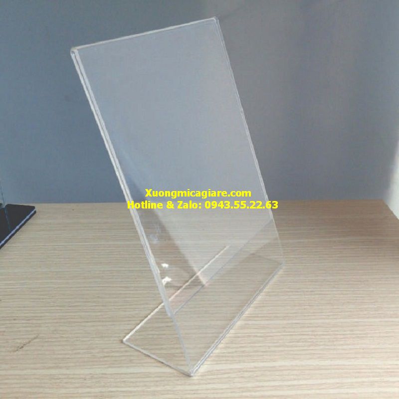 kệ menu mica chữ L để bàn