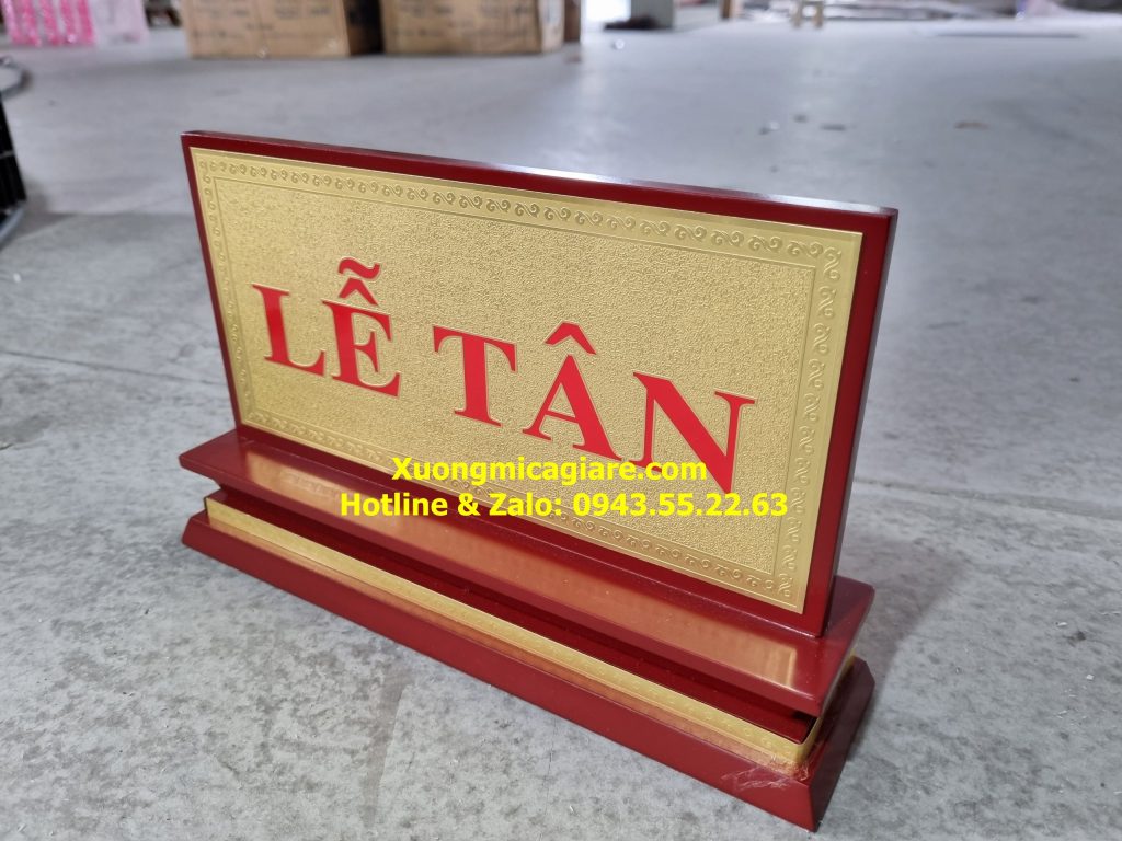 mẫu biển chức danh để bàn giá rẻ ưa chuộng nhất 2021