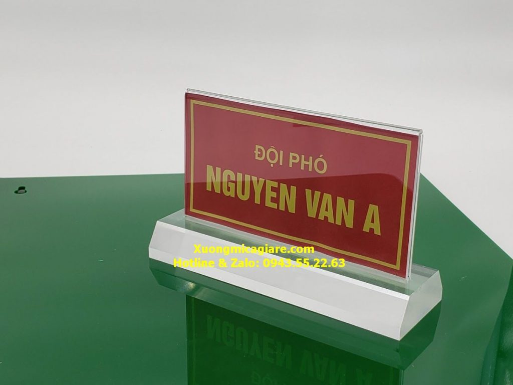 mẫu biển chức danh để bàn giá rẻ ưa chuộng nhất 2021