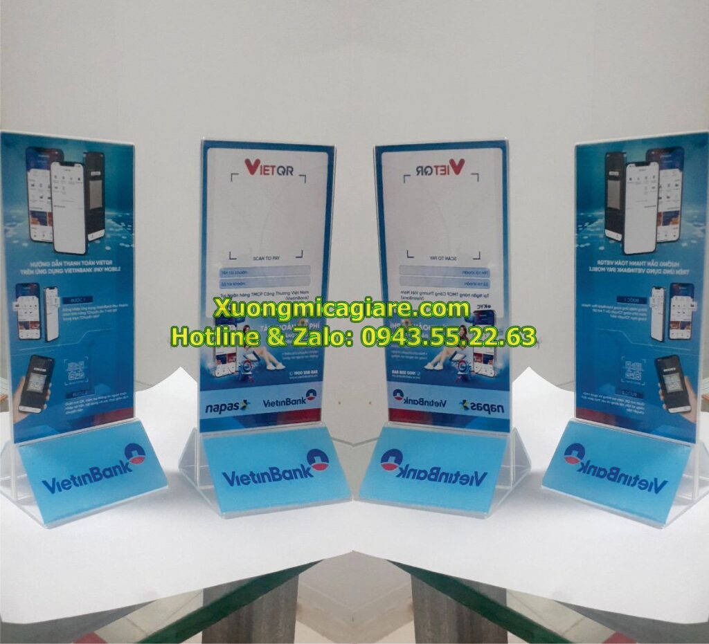 Menu mica a6 để bàn đế tam giác 