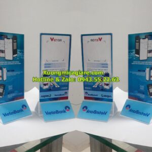 Menu mica a6 để bàn đế tam giác