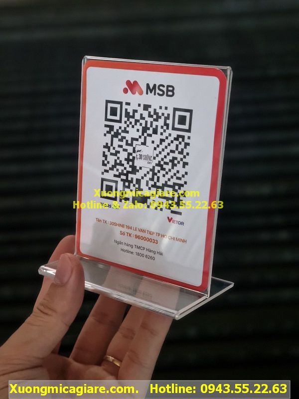 Menu mica chữ T để qrcode