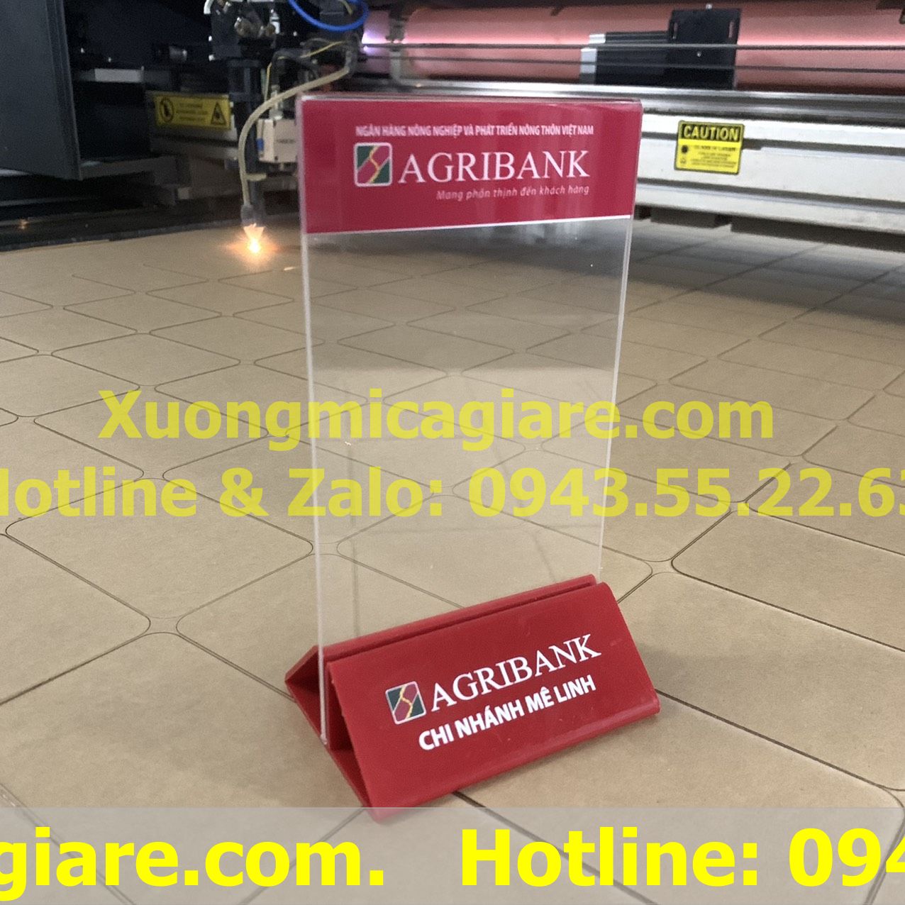 ke-menu-mica-de-ma-qrcode-ngan-hang-agribank (1) Kệ menu mica để mã qrcode ngân hàng agribank